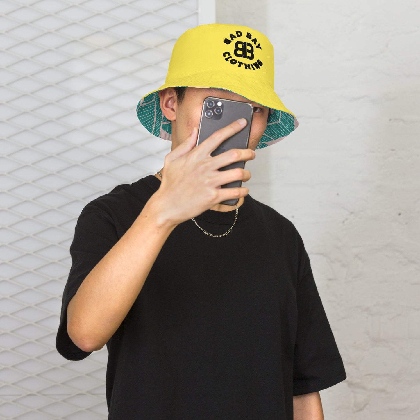 Reversible bucket hat